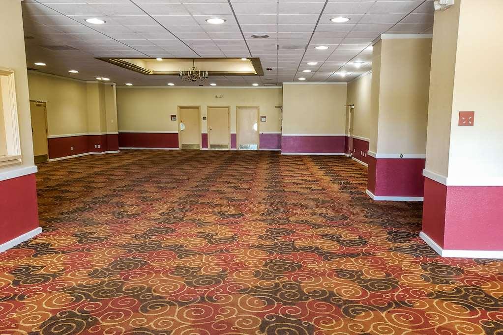 Clarion Inn & Suites Roswell Konforlar fotoğraf