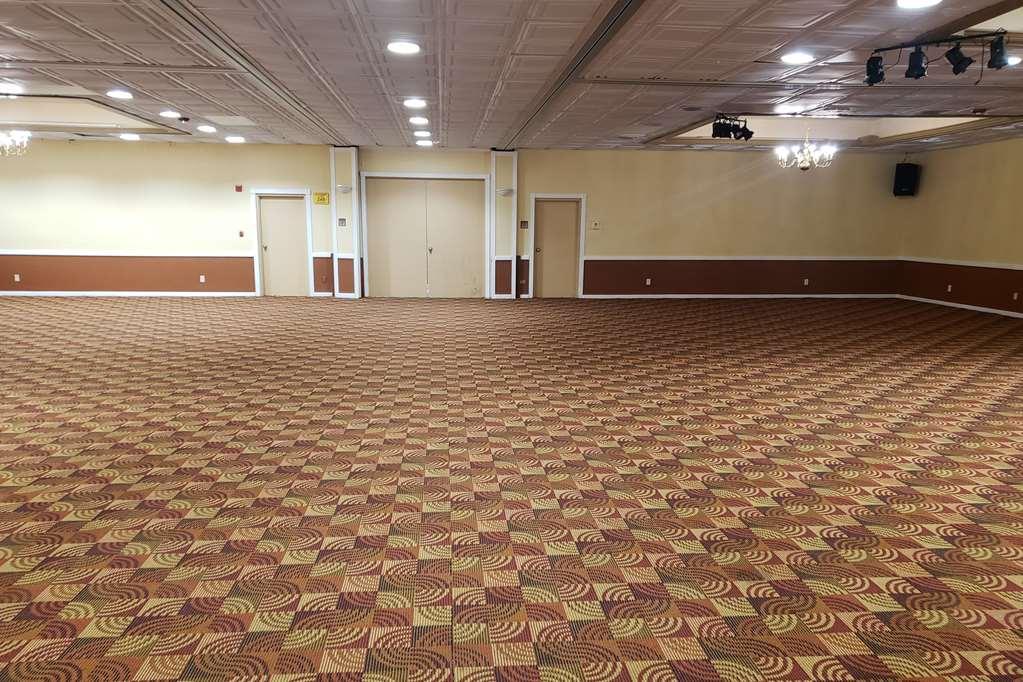 Clarion Inn & Suites Roswell Konforlar fotoğraf