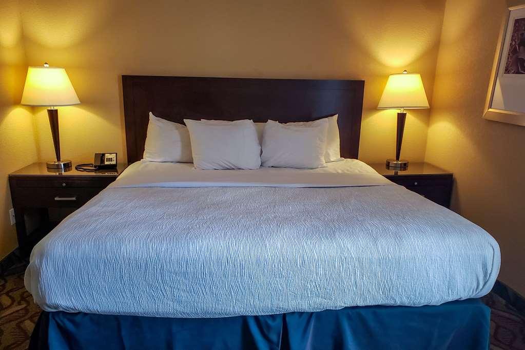 Clarion Inn & Suites Roswell Oda fotoğraf