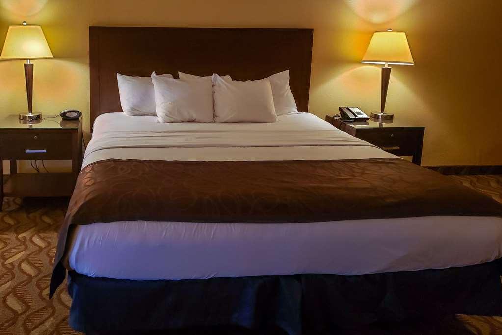 Clarion Inn & Suites Roswell Oda fotoğraf