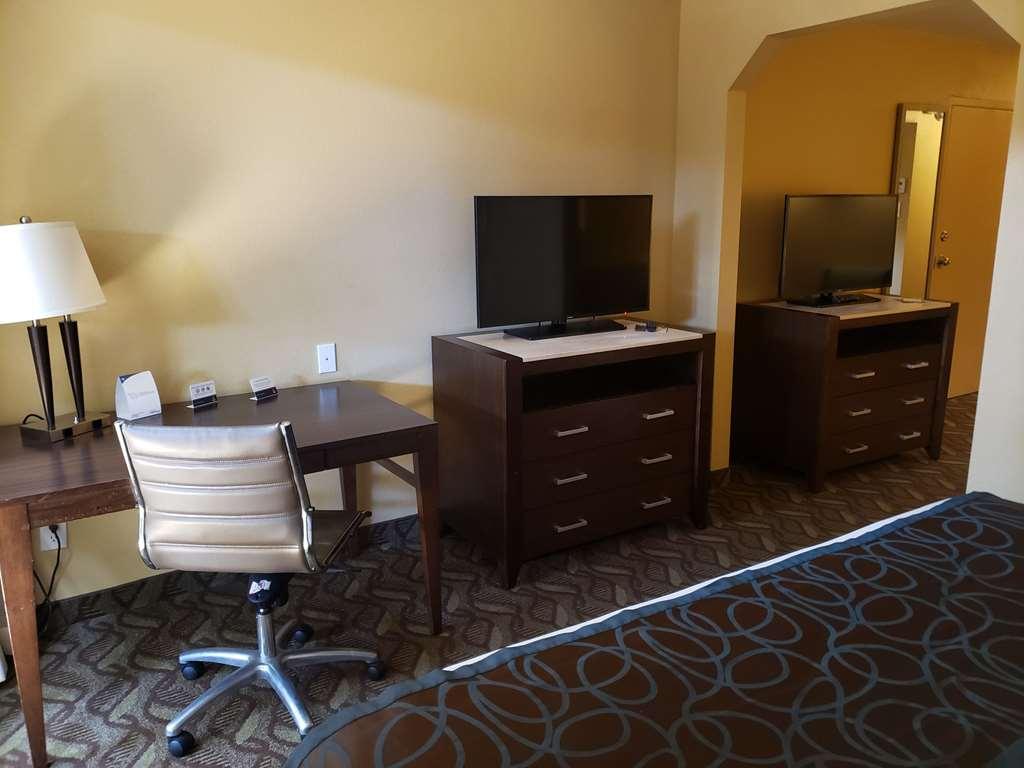 Clarion Inn & Suites Roswell Oda fotoğraf